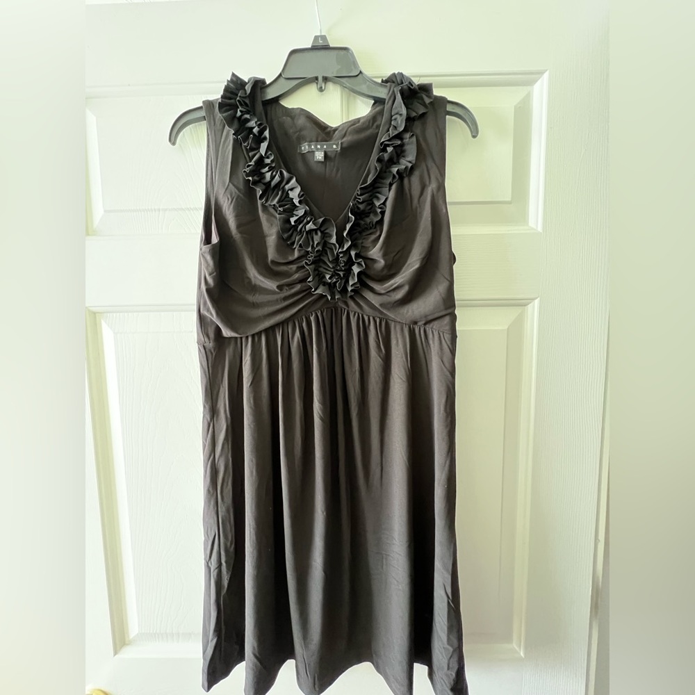 Tiana B Black Sleeveless 34-36” Chest Flare Dress petite medium
